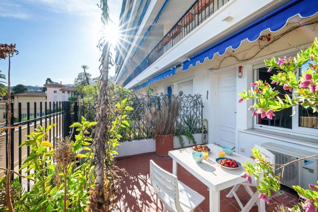 Ferienwohnung L'Oiseau Bleu - Terrasse - Parking Collectif - Climatisation Menton Exterior foto